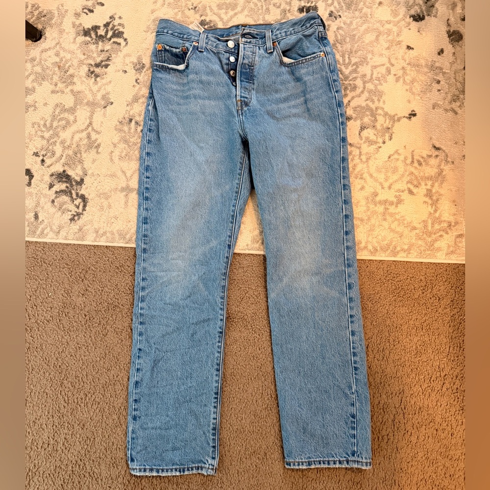 Women’s Levi blue jeans